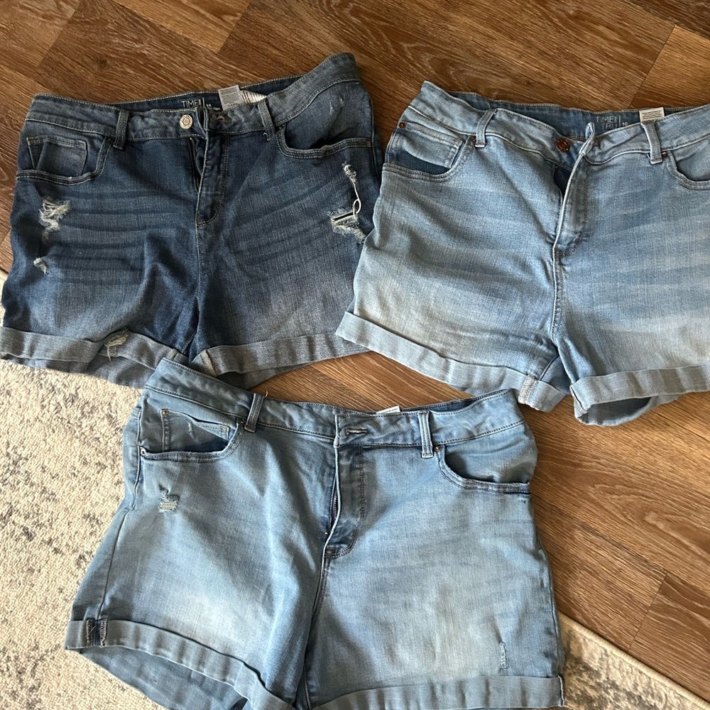 Time and Tru Women's Light and Dark Blue Jean Shorts-3 pair - size 16